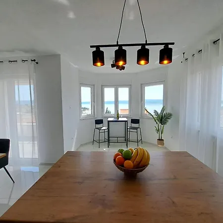 View Appartement Selce